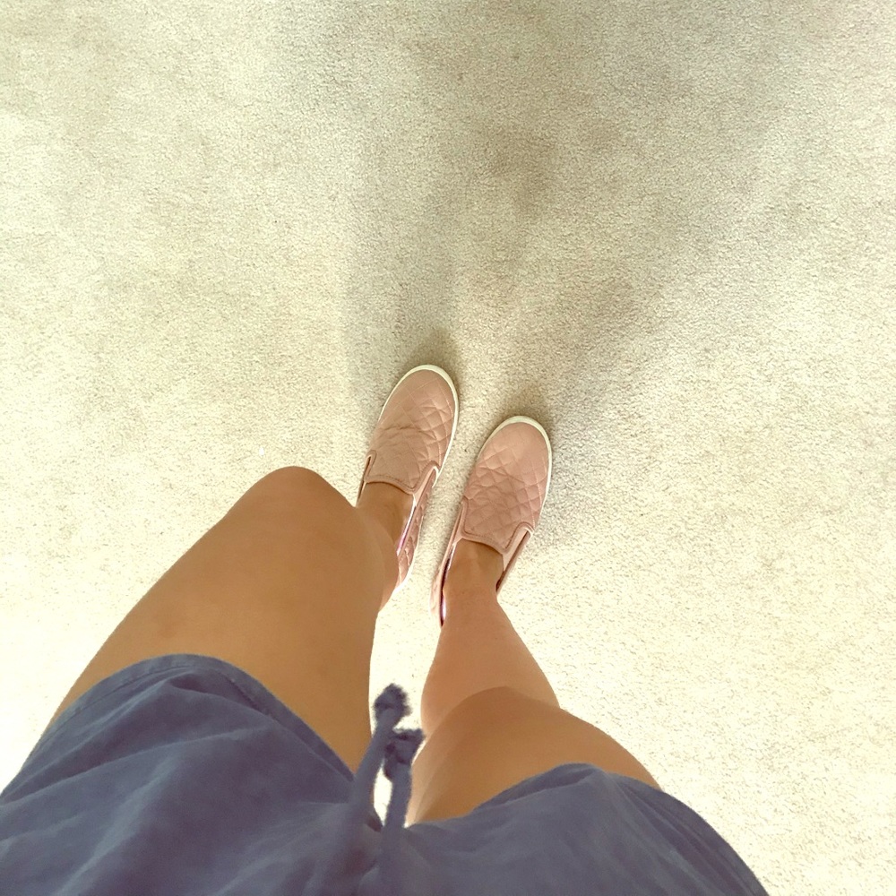 👄Pink Quilted Slip-Ons👄